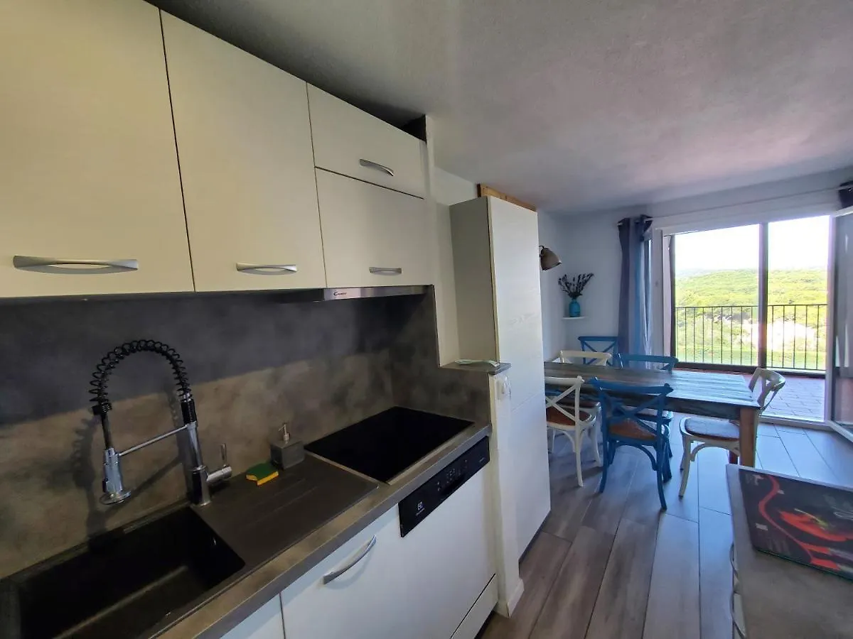 Grand Appartement, 3 Chambres, Tres Bonne Literie, Residence Avec Piscine A Pin Rolland Saint-Mandrier-sur-Mer 0*,  France