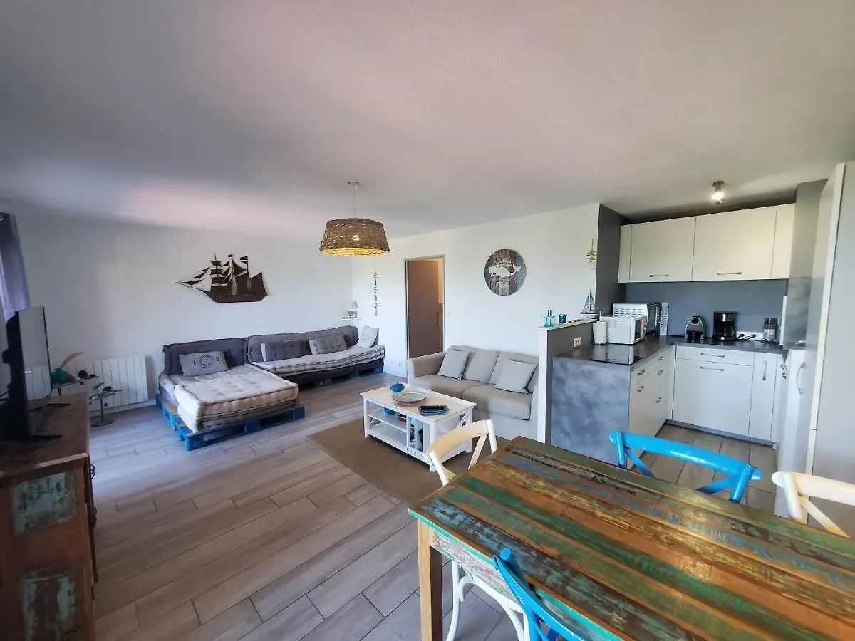 Grand appartement, 3 chambres, très bonne literie, résidence avec piscine à Pin Rolland Saint-Mandrier-sur-Mer Appartamento